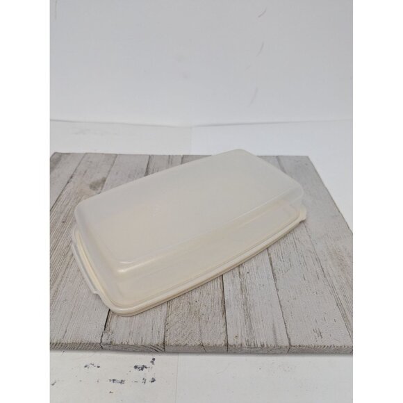 Vtg. Rubbermaid Servin' Saver Rectangle 4 cups #5 Almond Lid B - Picture 2 of 9